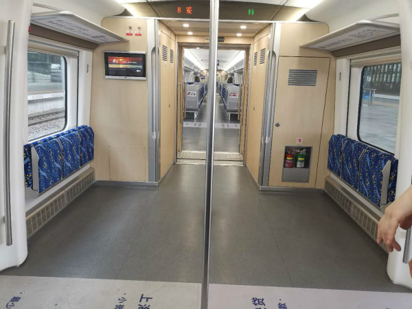 一男子城际列车上盗窃财物铁警寻迹追踪将其抓获