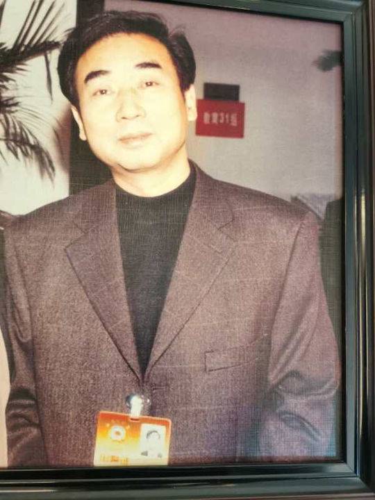 重庆作家黄济人谈成都:我们"在同一种文化中生活,用同一种方言写作"