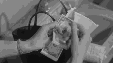 我和北大教授聊了3小时才明白，当存款缩水，聪明人都会做这件事