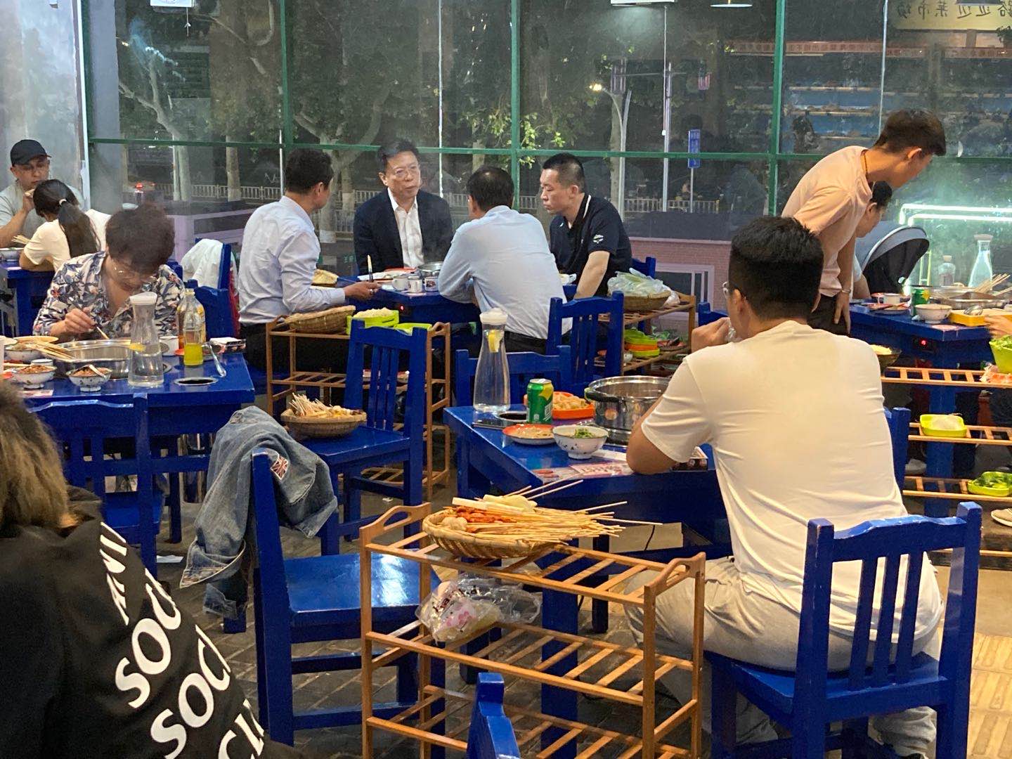 大众锐评丨淄博三"天":书记下馆子背后的民生问题|夜经济_新浪新闻