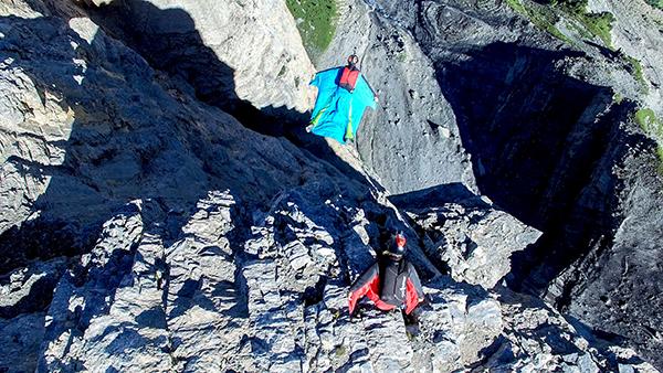 女翼装飞行员失联背后：这项小众极限运动危险而严苛