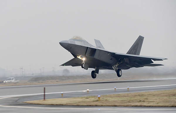 美軍F-22隱身戰鬥機。人民視覺 資料圖