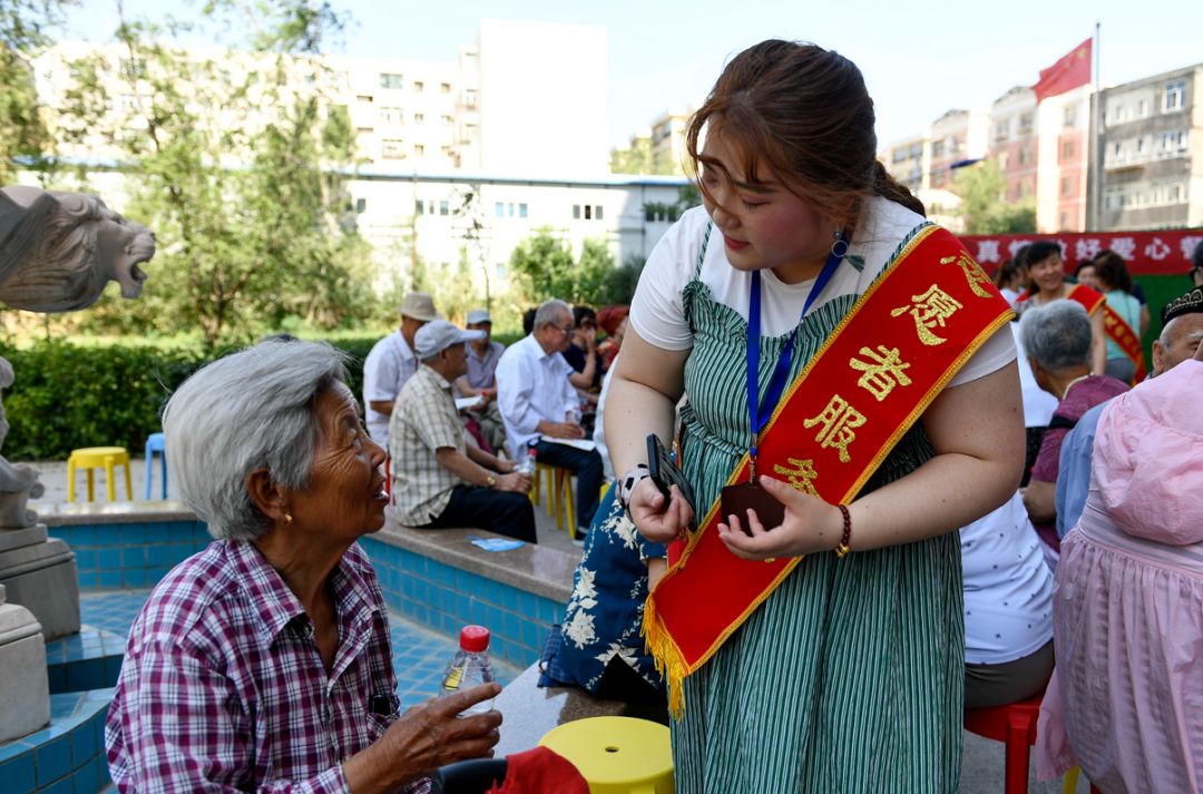 乌鲁木齐推广日间照料+居家养老模式！每个片区今年至少建一所照料中心