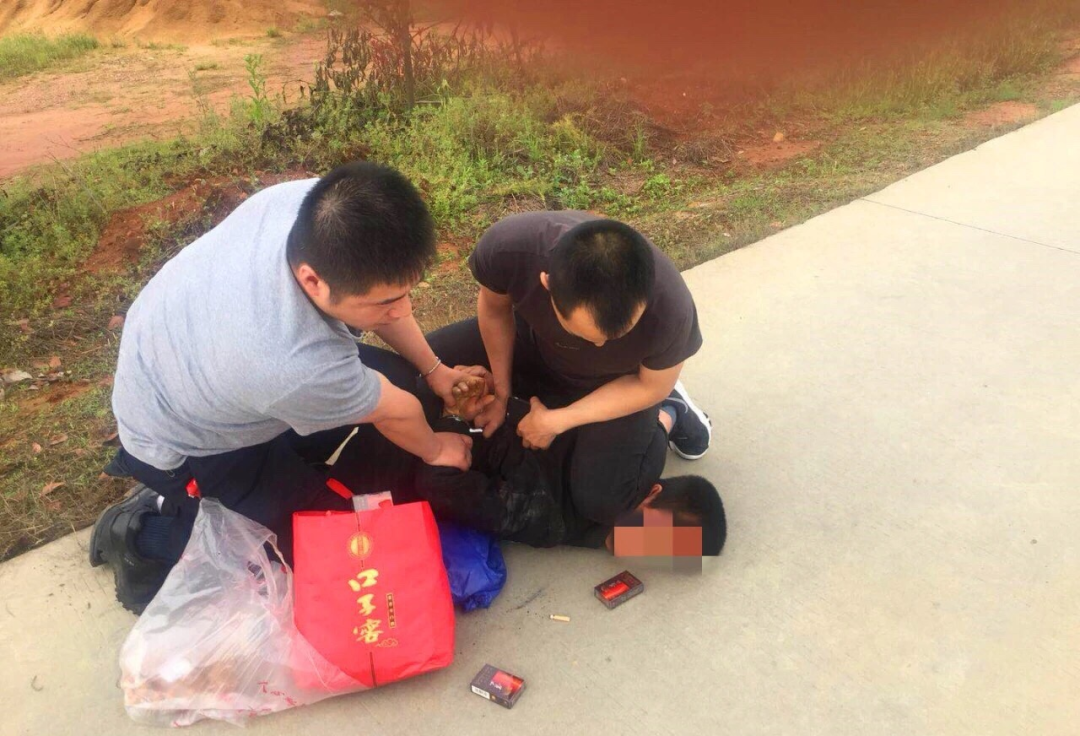 宿松县委常委,政法委书记,公安局局长凌勇获悉情况后,第一时间启动