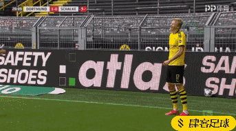 gif-疫情期间如何庆祝进球?哈兰德教你!