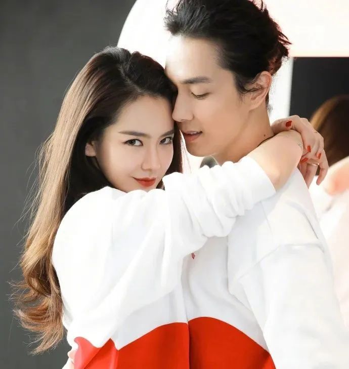 戚薇这换脸上位手段,一般人还真做不到