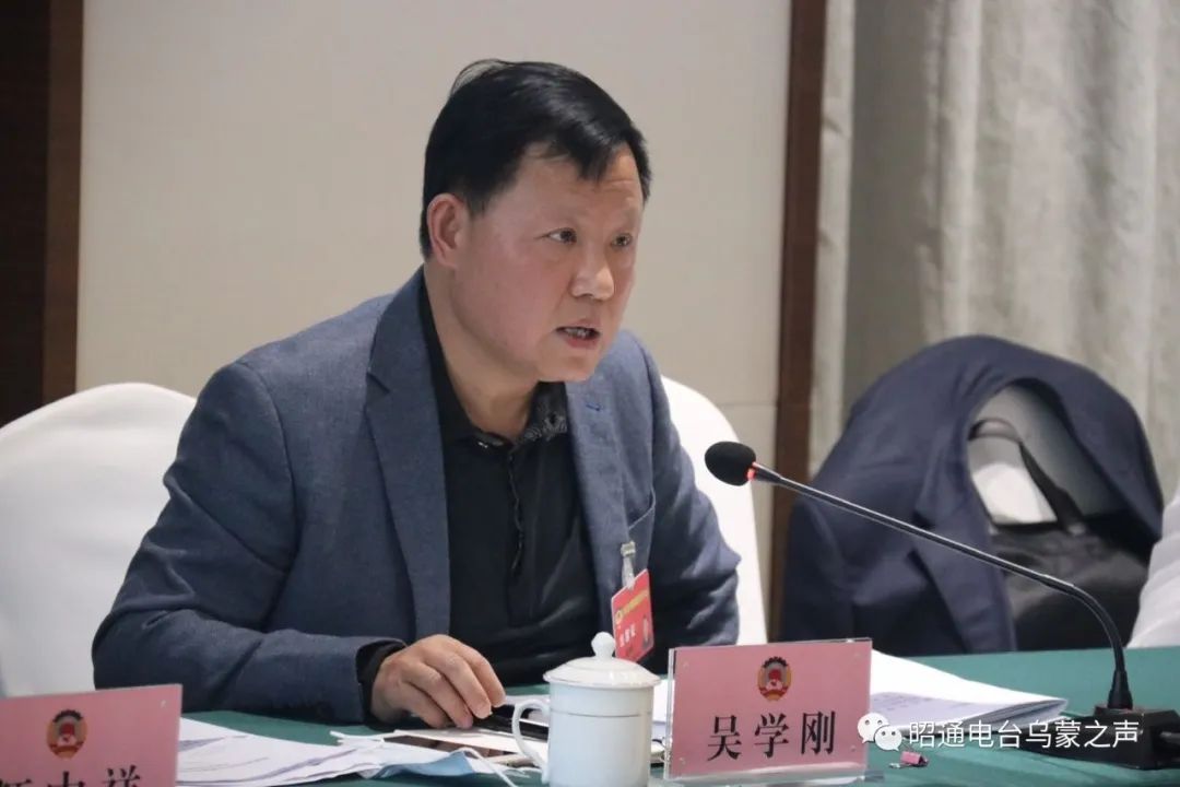 【聚焦两会】市政协委员分组讨论政府工作报告