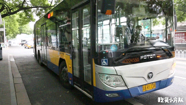 了从5月16日开始公交车也能刷亿通行二维码乘坐覆盖北京1500 公交线路