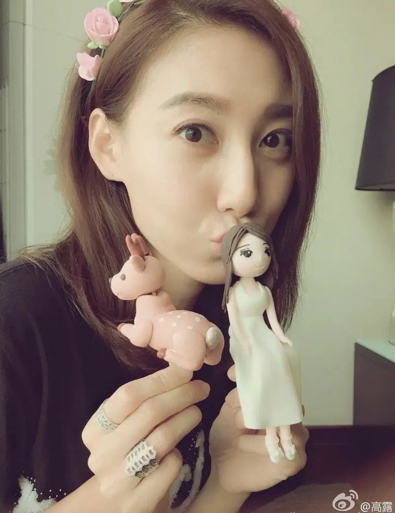 她是娱乐圈气质女神,出道20年,被嘲万年女配,如今3