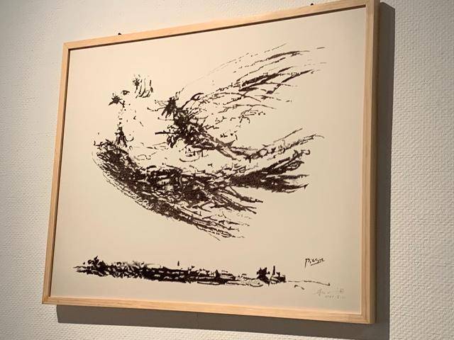 苏绣传承人梁雪芳三年绣成这场展,你也可以来为和平加"针"!