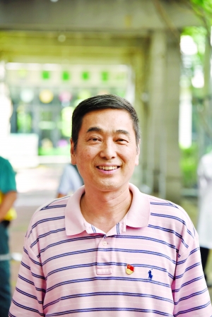 495"好干部"黄锦铭:23年奉献基层 热心为群众办实事