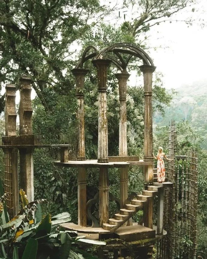 丛林花园:像失落文明的遗迹,又像是被废弃的仙境!