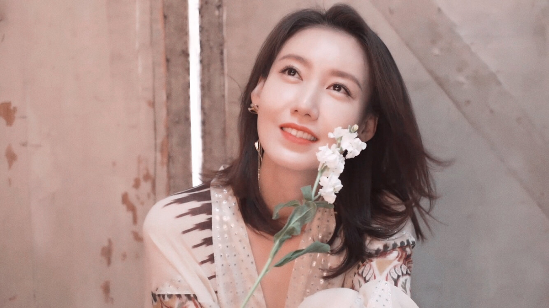 她是娱乐圈气质女神,出道20年,被嘲万年女配,如今3