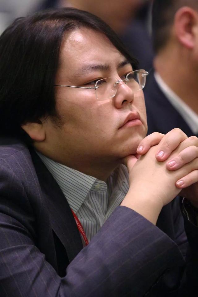 天眼查数据显示,李兆霞目前仍通过北京和家投资持有北京比如教育科技