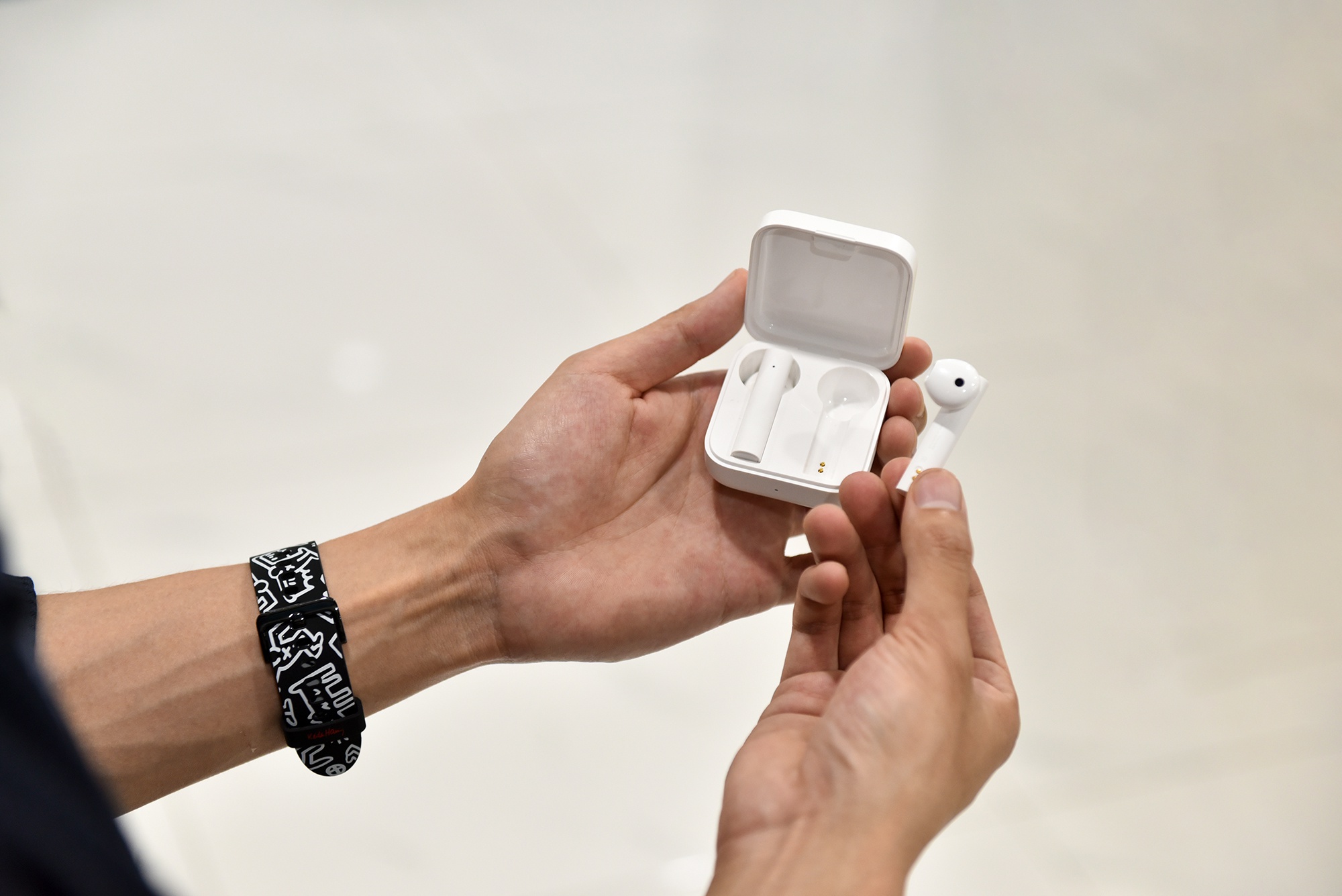 169元享受无束缚的聆听体验小米真无线蓝牙耳机air2se开箱