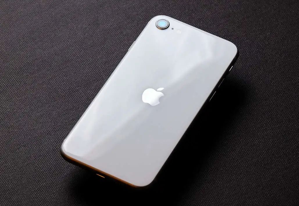 每卖出一部新款iphone se,苹果就要赚1500元?