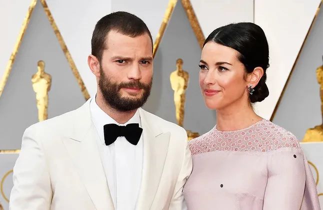 低胸|詹米·多南_新浪新闻