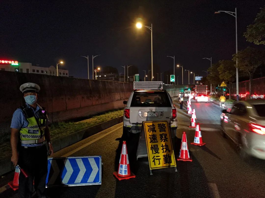 佛山交警一晚查了93宗!赶紧告诉家人,这件事千万别做!