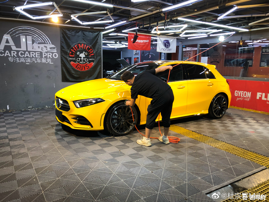 这辆进口两厢版AMG A 35能“进群”吗？ AMG A 35国内实车曝光