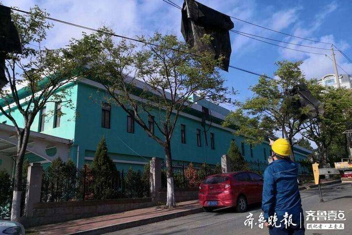 恶劣天气突袭,国网青岛供电公司连夜抢修保供电