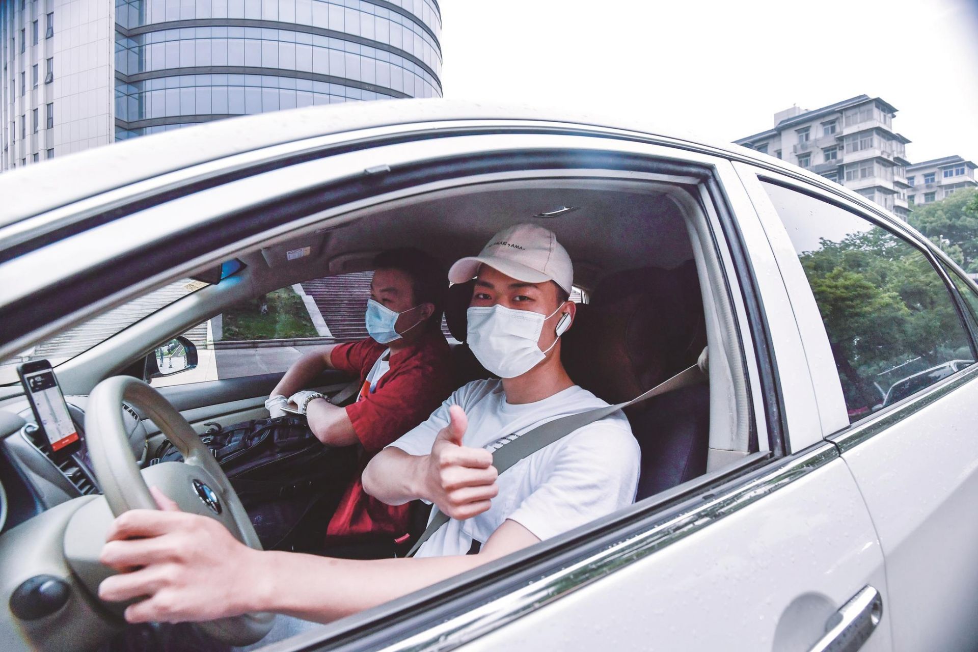 网约车启动首日叫车乘客并不多 滴滴推专属补贴助司机渡难关