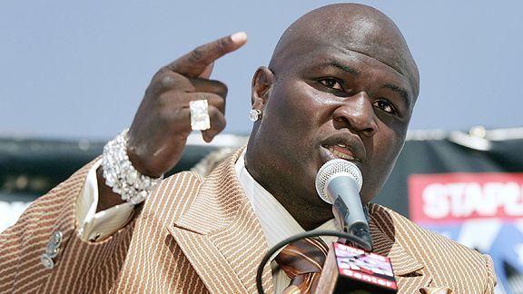 聊聊15年前詹姆斯·托尼那条到手10天就被剥夺的世界拳王金腰带