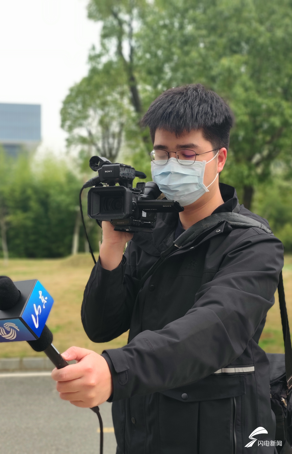 95后年轻记者吴汉阳深入疫情一线:该去承担应有的责任与担当