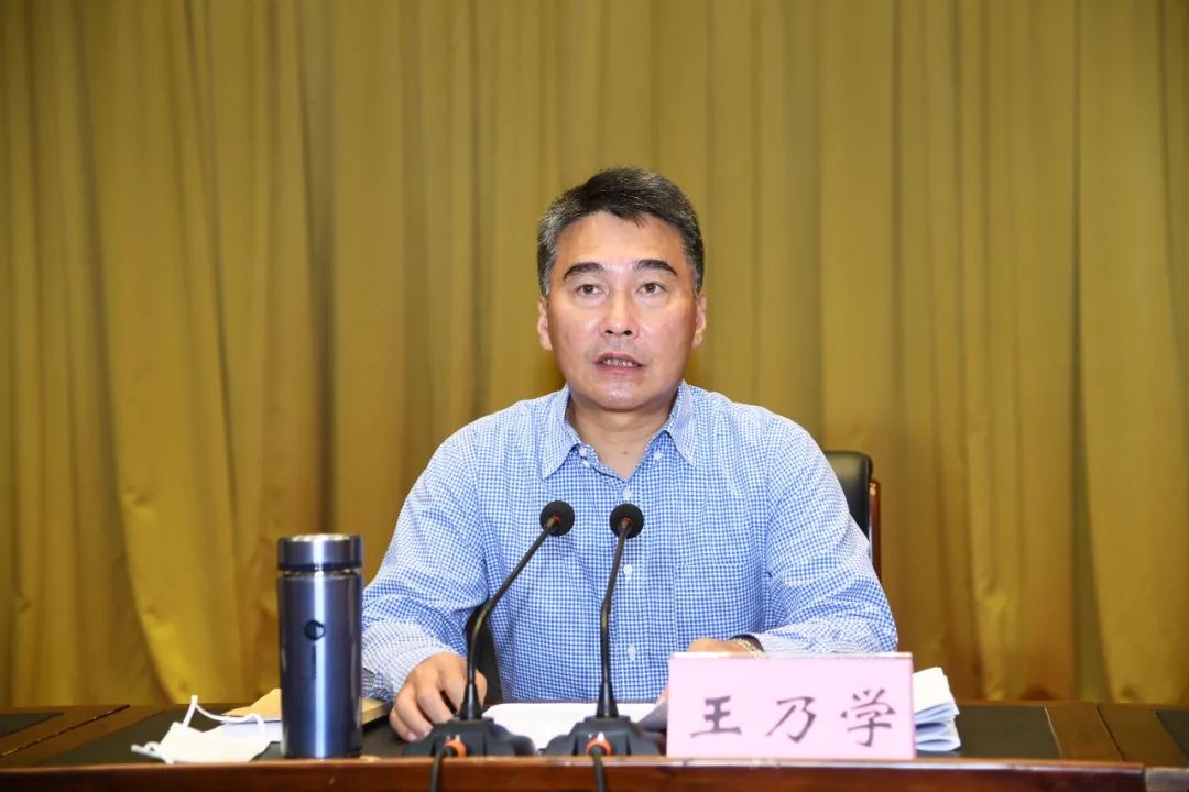 王乃学突出两个导向全速冲刺双创确保一举成功