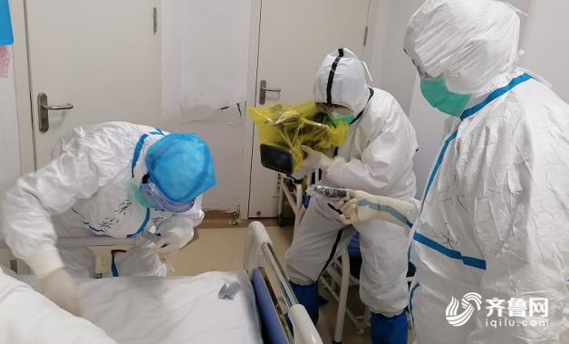 山东台记者张铭伟:武汉战“疫”,我给摄像机穿上防护服