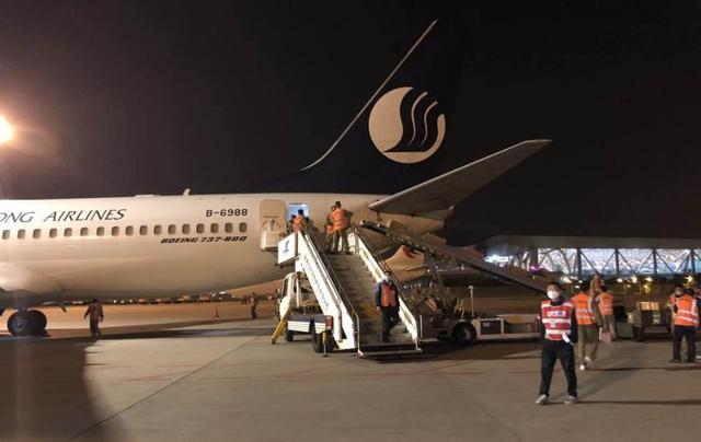 山东航空昆明-印度新德里“客改货”定期航班首飞