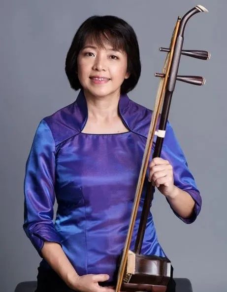 五十位二胡手演奏《城里的月光》为抗疫加油!