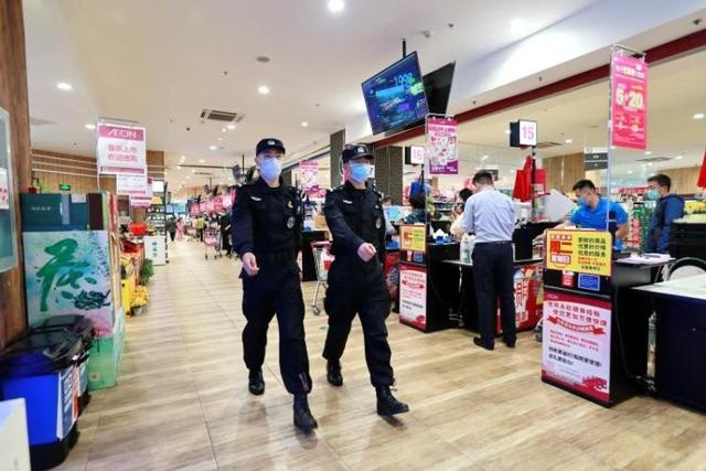 防拥堵、防聚集、防踩踏 青岛公安启动“加强版”警务护航五一