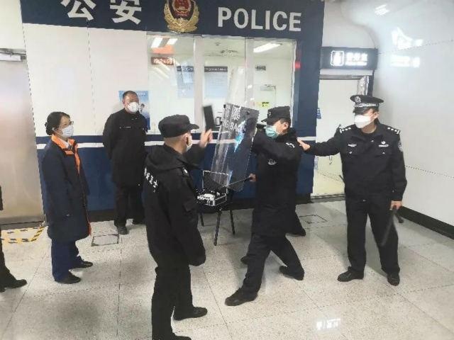 青岛公安地铁分局五一假期加大巡查防控 全力确保地铁区域安全有序