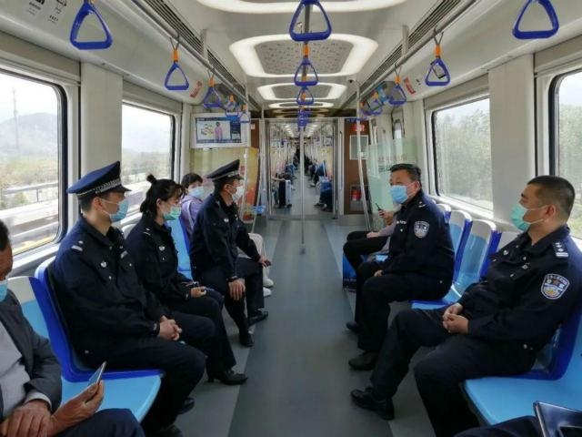 青岛公安地铁分局五一假期加大巡查防控 全力确保地铁区域安全有序