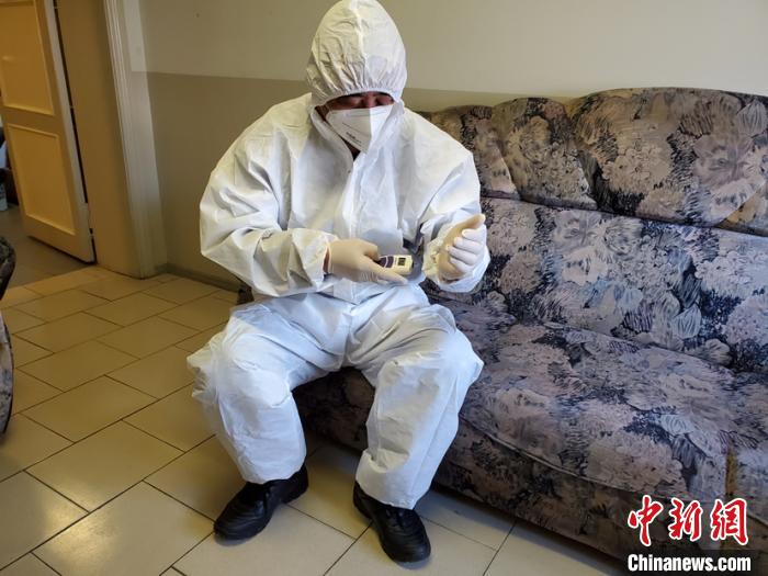 你练年赘度差多大到宁对这德国的男蹈表马桶国防挂心感染