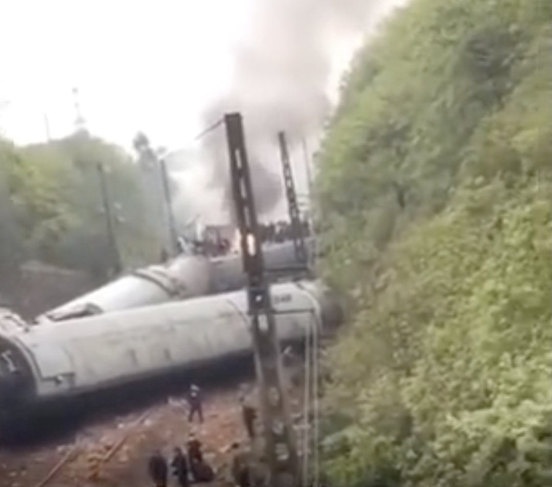 D2809次列车事故最新进展！__凤凰网