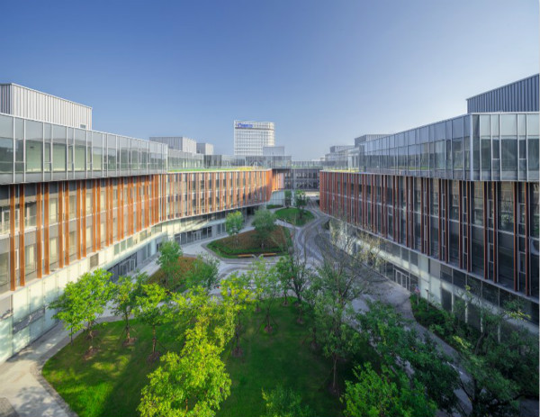 港城广场一期今日开园三期将建成上海最美临湖图书馆