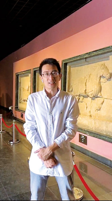 白雪松讲解员西安碑林博物馆是中国的书法圣地,在这里你能看到