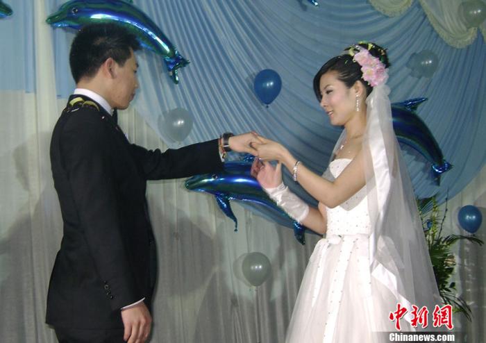 资料图:庞伟、杜丽婚礼现场。中新社记者 吕子豪 摄