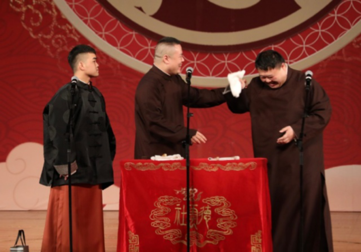 传统相声《扒马褂》何以经久不衰?