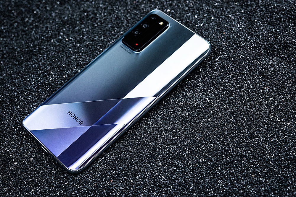 荣耀x10图赏:3d幻变玻璃机身__财经头条