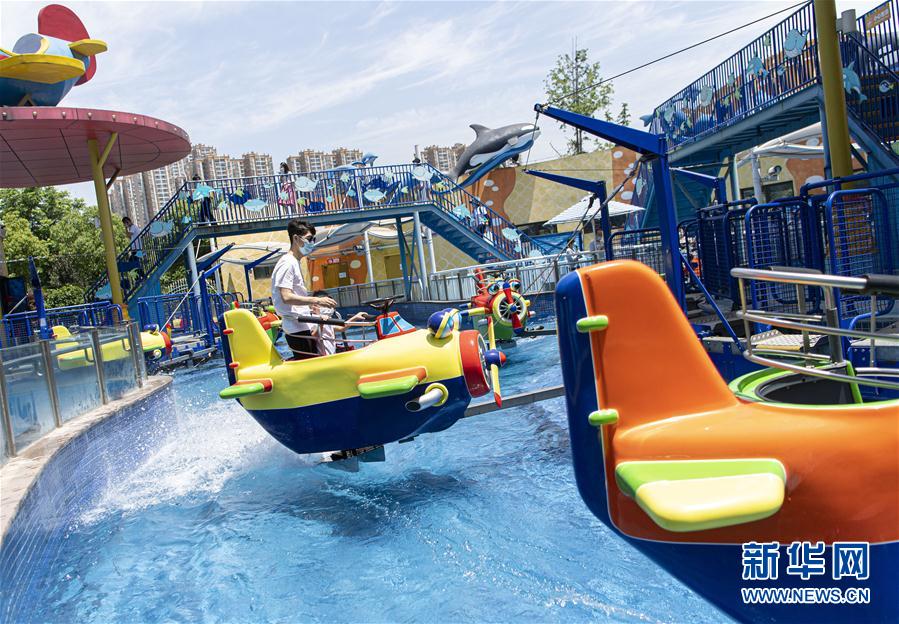 武汉最大游乐园重新开放