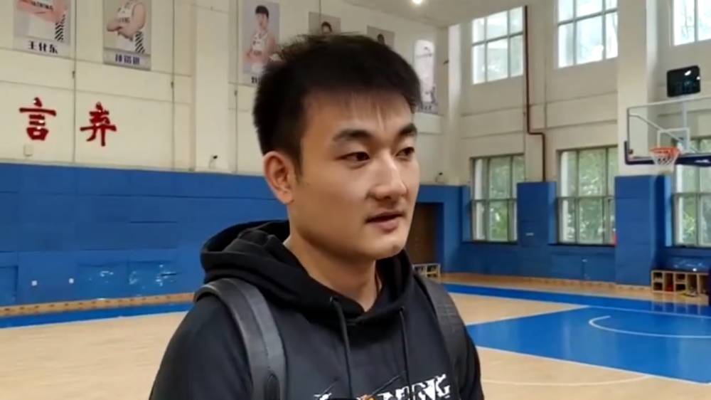 丛明晨归队训练这赛季没想到还有机会再打比赛
