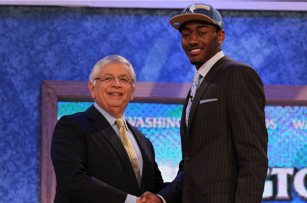 沃尔的选秀报告:百米速度10秒3,被看作是控卫上的詹姆斯