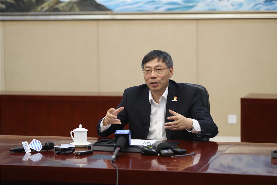 浪潮集团董事长兼ceo孙丕恕今年向两会提交了6份书面建议