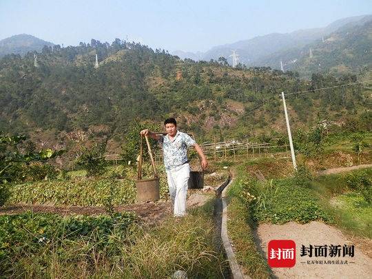 农民工诗人赖杨刚 我永远走在文学的土路上 农民工 新浪新闻