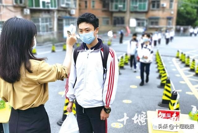 2020十堰初三调考排名_2019、2020年初一调研考成绩、排名对比后,竟发现..