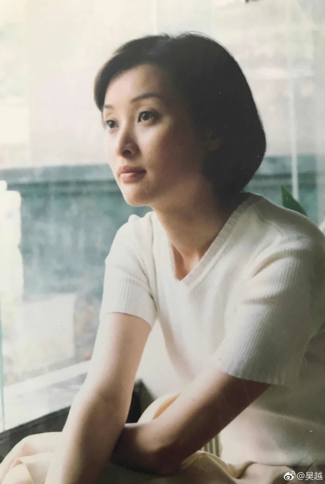 她是"教科书级小三",被陈建斌抛弃,48岁没结婚,却活得比谁都潇洒!