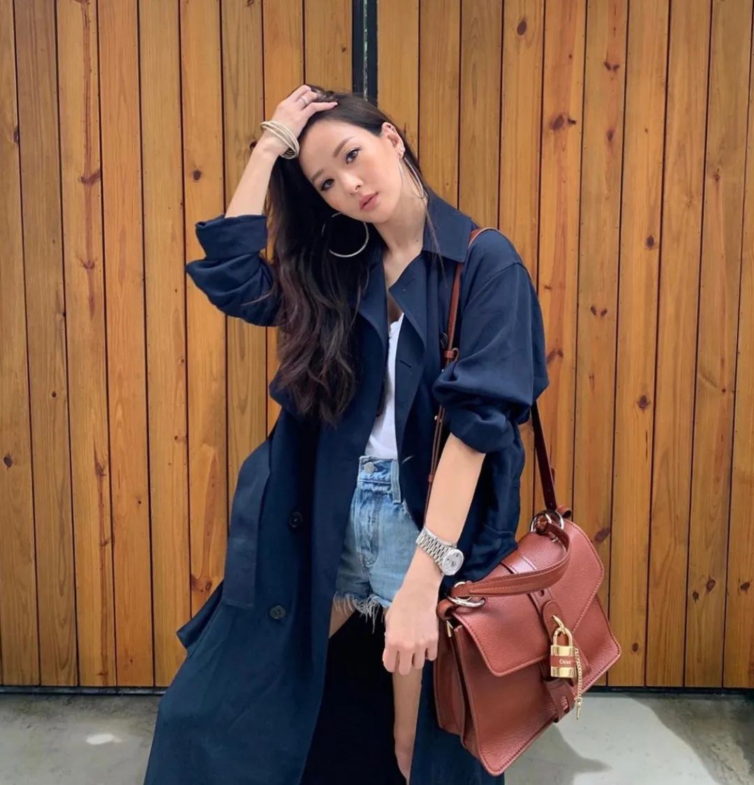 但随着时间慢慢推移,孙芸芸修炼的不仅是商业头脑,连穿衣品味也痊同