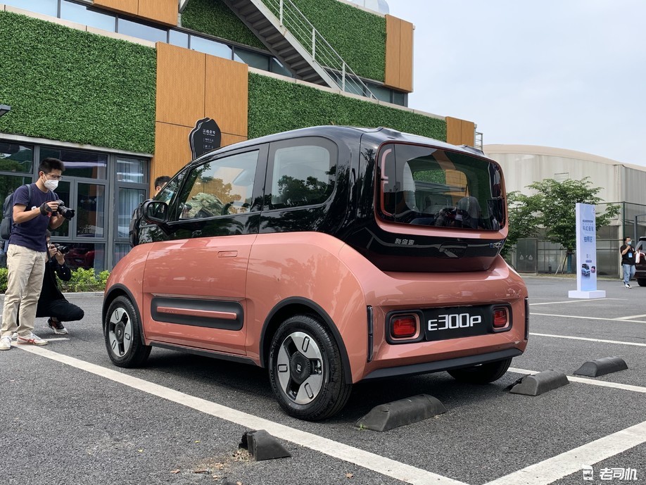 续航305km两种尺寸可选新宝骏e300开启预订